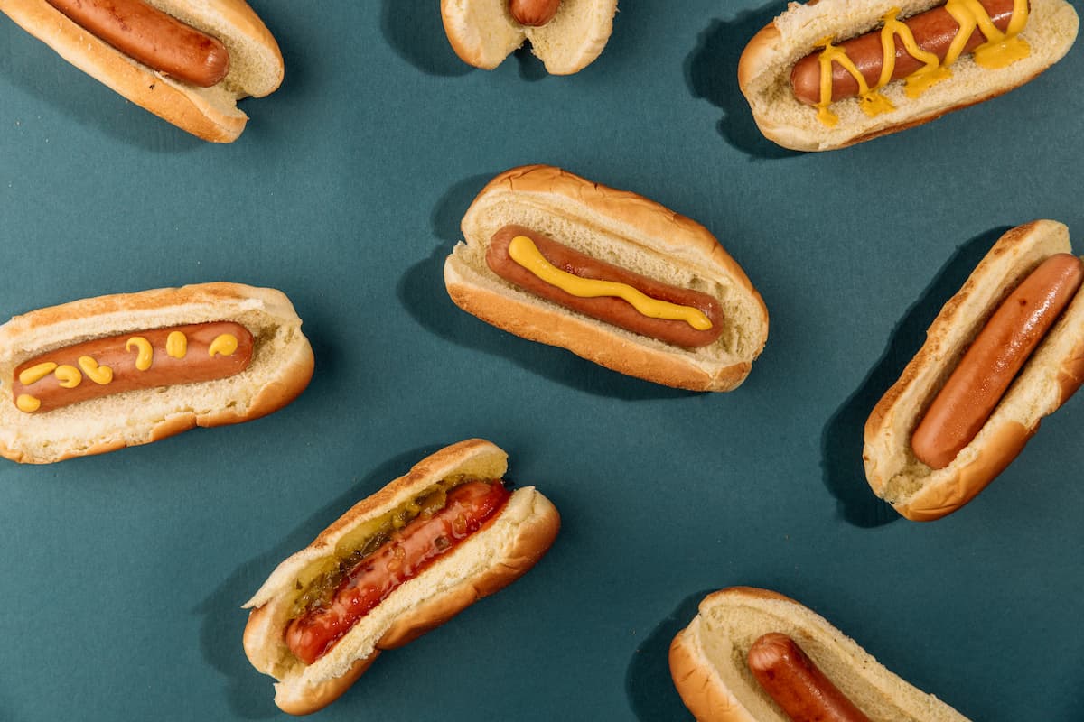 can i feed a dog a hot dog